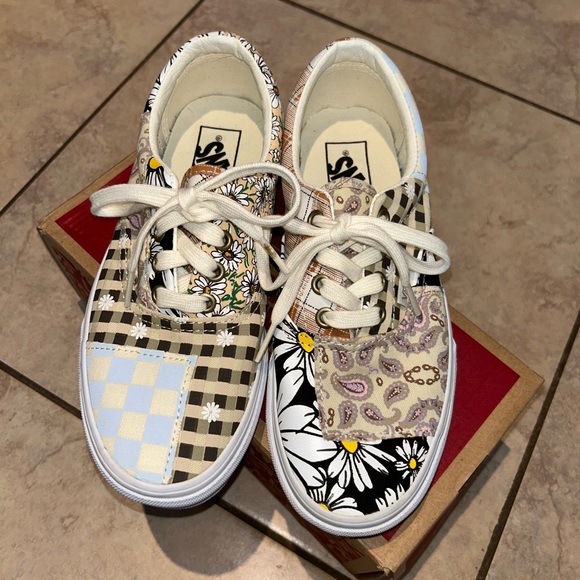 Vans - Picture 6 of 6